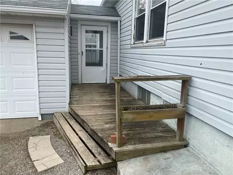 4825 Troy Rd, Springfield, OH 45502 photo 4