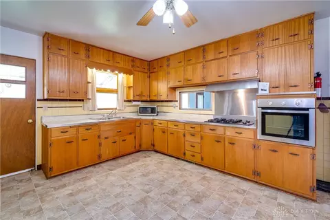 110 N Tecumseh Rd, Springfield, OH 45504 photo 11