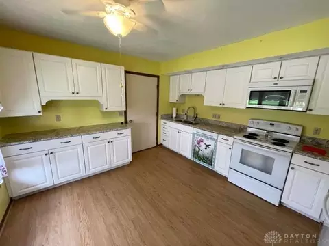 3489 W Turner Dr, Springfield, OH 45504 photo 4