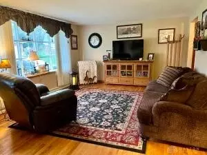 1951 Kimberly Cir, Springfield, OH 45503 photo 2