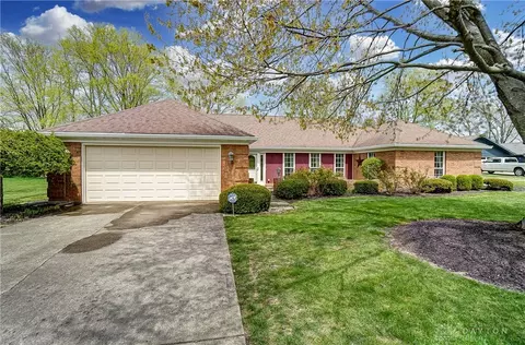 1046 Lisa Ct, Springfield, OH 45504 photo 4