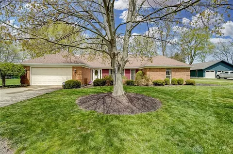 1046 Lisa Ct, Springfield, OH 45504 photo 3