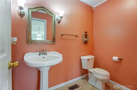 1046 Lisa Ct, Springfield, OH 45504 photo 21