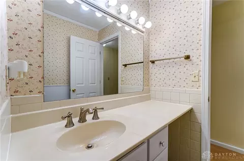 1046 Lisa Ct, Springfield, OH 45504 photo 36