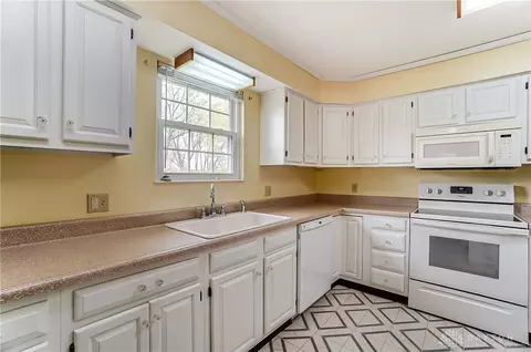 1046 Lisa Ct, Springfield, OH 45504 photo 15