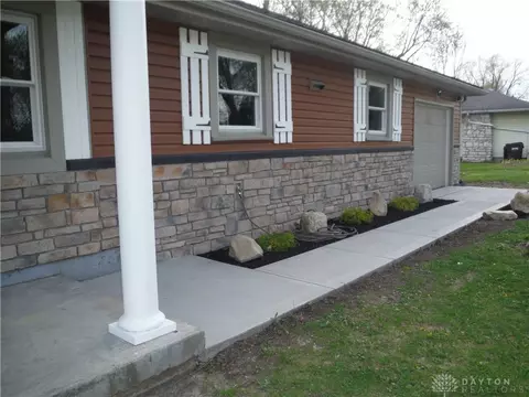 921 Beach Dr, Medway, OH 45341 photo 3