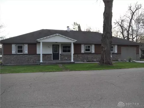 921 Beach Dr, Medway, OH 45341 photo 2