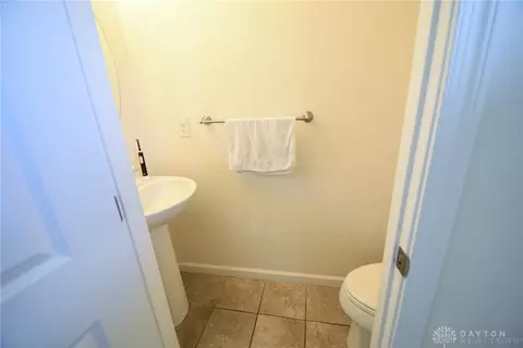 534 Recess Dr, Dayton, OH 45404 photo 5