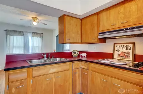 1006 E Southern Ave, Springfield, OH 45505 photo 17