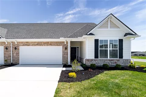 1016 Belfast Dr, Centerville, OH 45440