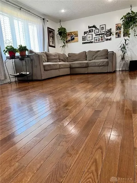3952 Kimberly Dr, Springfield, OH 45503 photo 2
