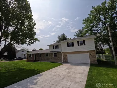 8441 Haddix Rd, Fairborn, OH 45324 photo 2
