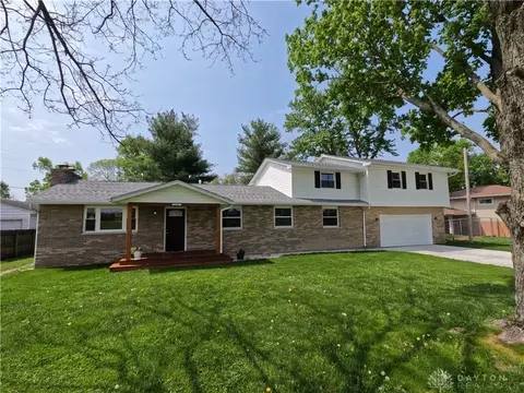 8441 Haddix Rd, Fairborn, OH 45324 photo 1