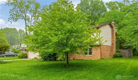 9788 Rose Arbor Dr, Dayton, OH 45458 photo 3