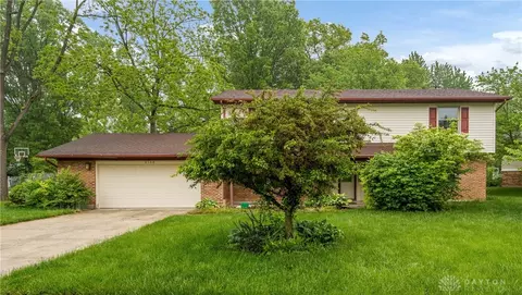 9788 Rose Arbor Dr, Dayton, OH 45458 photo 2