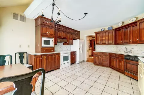 2324 Saint Paris Pike, Springfield, OH 45504 photo 15