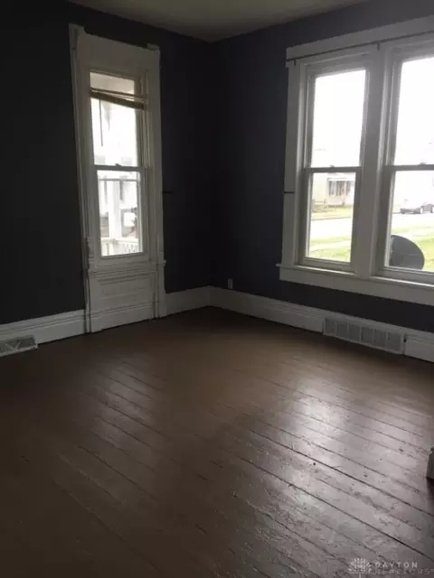 158 E Third St, Xenia, OH 45385 photo 3