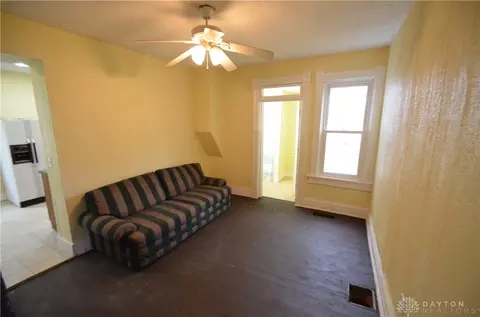 158 E Third St, Xenia, OH 45385 photo 2