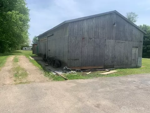 3196 Old Clifton Rd, Springfield, OH 45502 photo 3