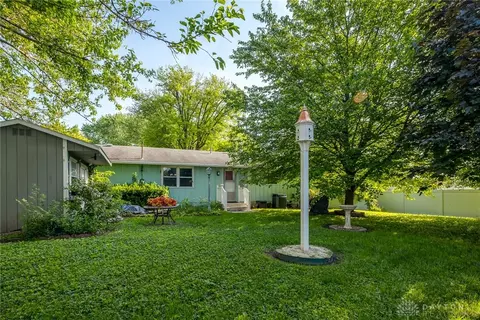 1515 Attleboro Ave, Springfield, OH 45503 photo 3