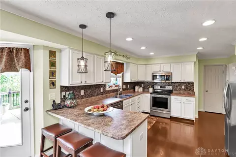 616 Edgewood Dr, Monroe, OH 45050 photo 3