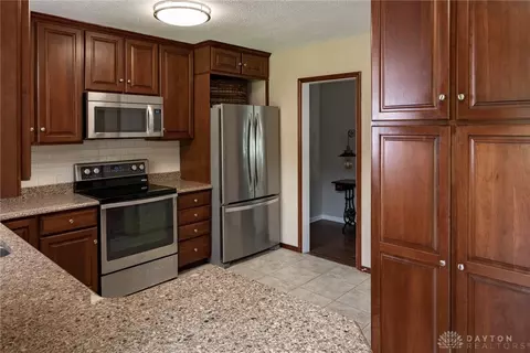 800 Riverside Dr, Springfield, OH 45504 photo 20