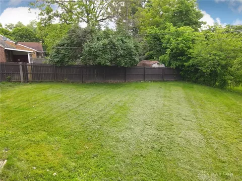 321 E Nottingham Rd, Dayton, OH 45405 photo 8