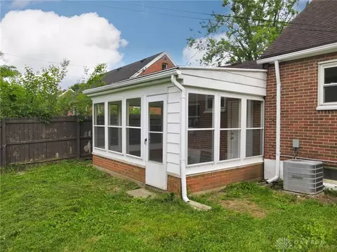 321 E Nottingham Rd, Dayton, OH 45405 photo 7