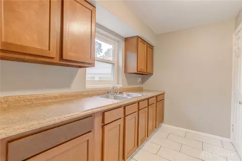 321 E Nottingham Rd, Dayton, OH 45405 photo 18