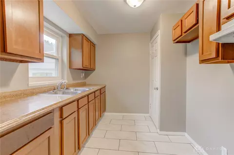 321 E Nottingham Rd, Dayton, OH 45405 photo 17