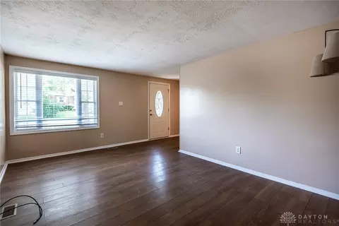 930 Kerns Dr, Lebanon, OH 45036 photo 3