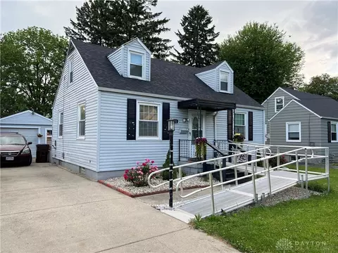 1413 N Plum St, Springfield, OH 45504 photo 2