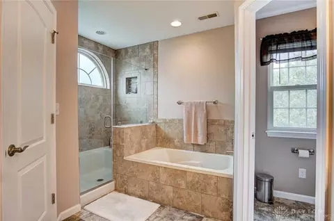 45 Ambridge Ct, Springboro, OH 45066 photo 17