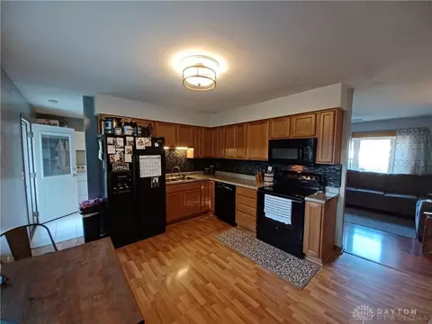 3240 Erter Dr, Springfield, OH 45503 photo 4