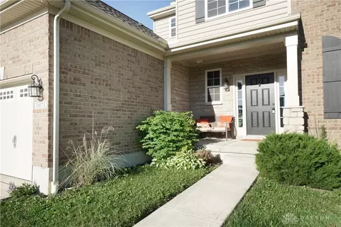 1071 Bluffview Dr, Fairborn, OH 45324 photo 2