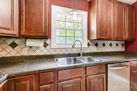 5218 E County Line Rd, Springfield, OH 45502 photo 17