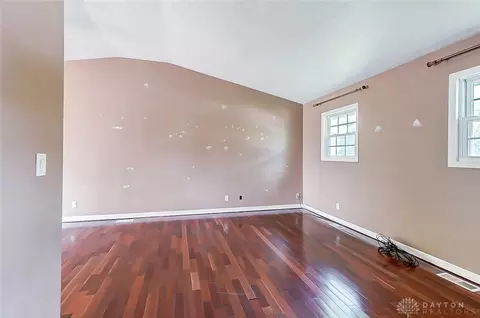 5218 E County Line Rd, Springfield, OH 45502 photo 6
