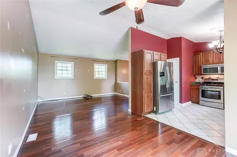 5218 E County Line Rd, Springfield, OH 45502 photo 10