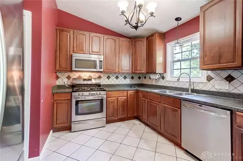 5218 E County Line Rd, Springfield, OH 45502 photo 14