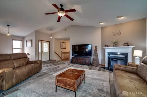 4663 Snider Rd, Fairborn, OH 45324 photo 3