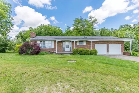 2270 Ebersole Rd, Springfield, OH 45502 photo 2