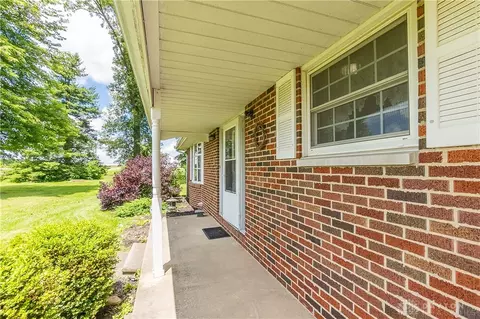 2270 Ebersole Rd, Springfield, OH 45502 photo 3