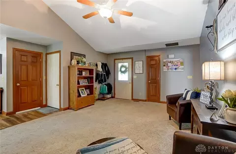 709 Hiser Ave, Springfield, OH 45503 photo 3