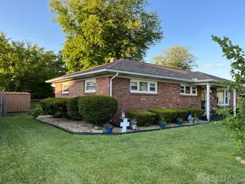 1126 Torrence Dr, Springfield, OH 45503 photo 2