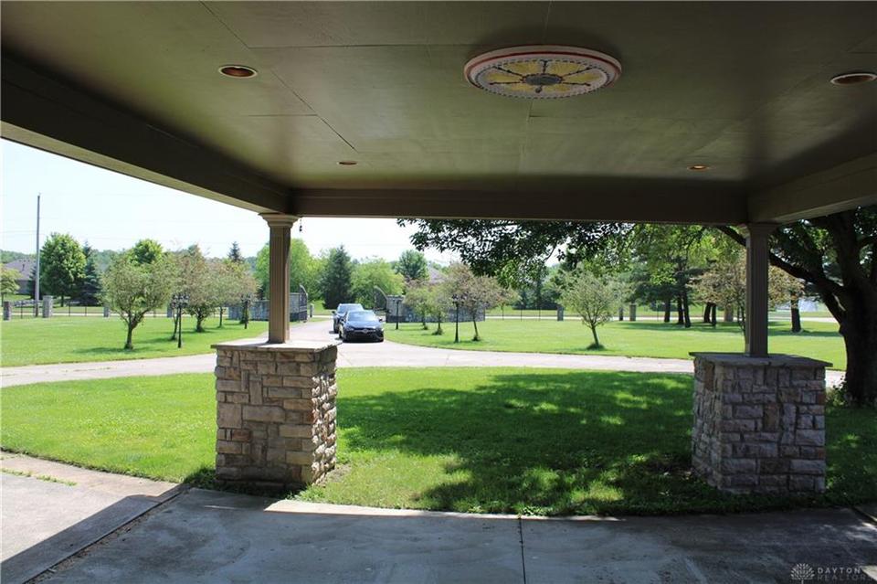  9871 Paragon Rd, Dayton, OH 45458 photo 9