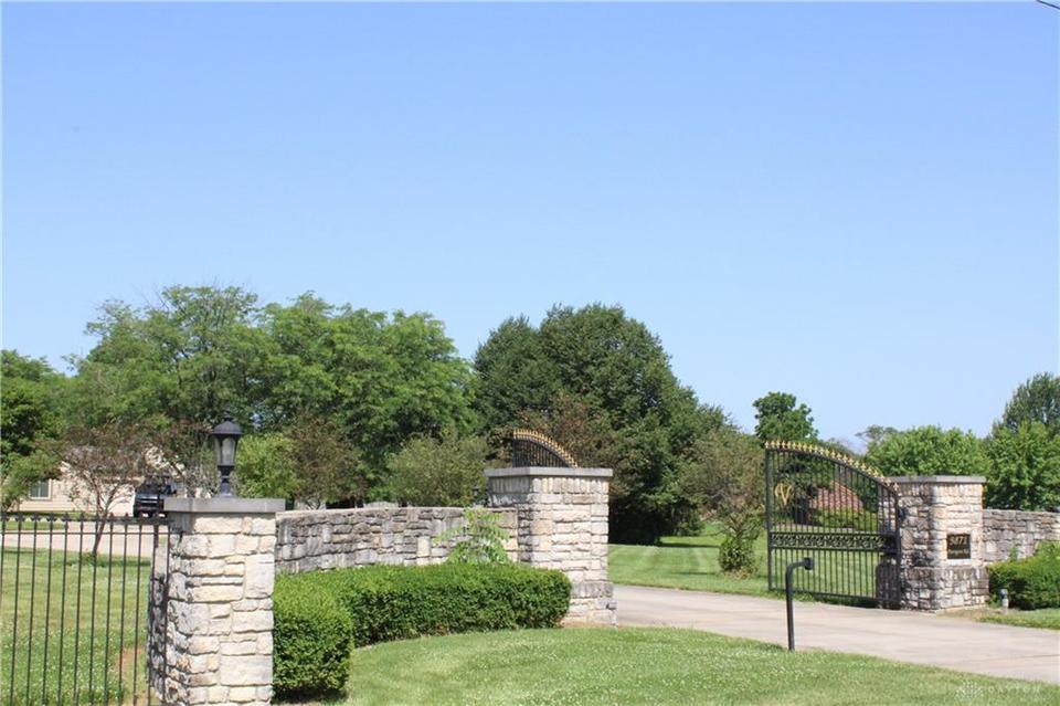  9871 Paragon Rd, Dayton, OH 45458 photo 3