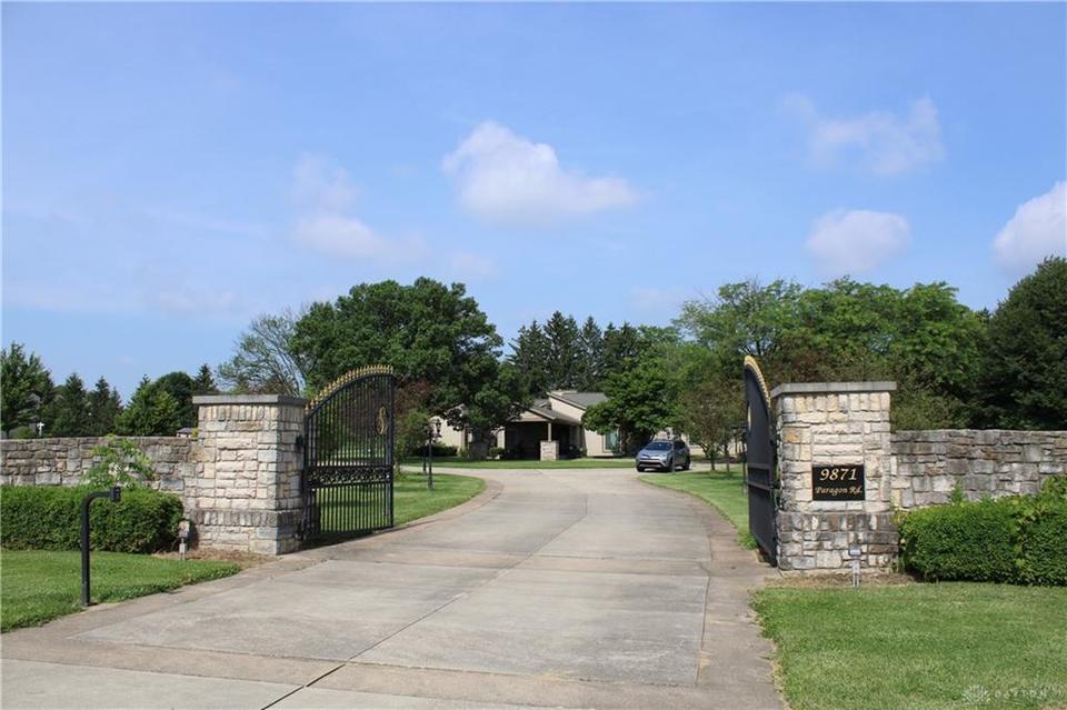  9871 Paragon Rd, Dayton, OH 45458 photo 2
