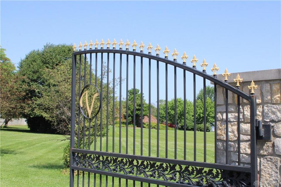  9871 Paragon Rd, Dayton, OH 45458 photo 5