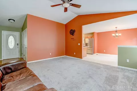 60 Clearbrook Dr, Franklin, OH 45005 photo 3