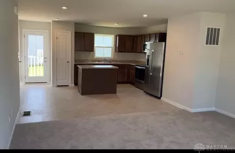 503 Golden Gate Ave, Springfield, OH 45505 photo 2